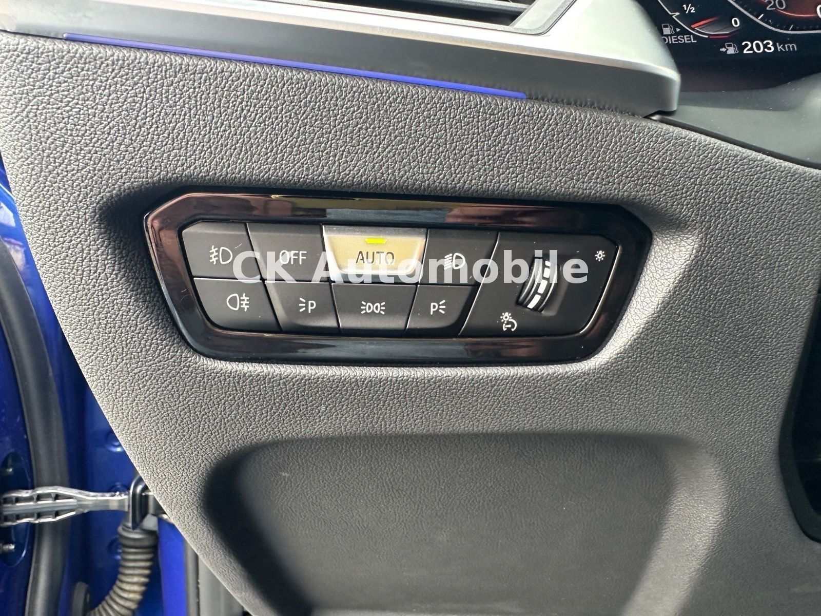 Fahrzeugabbildung BMW 330d Lim. M-Sport /Shadow-Line/Navi/Leder/LED