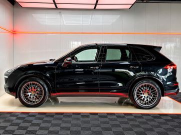 Porsche Cayenne - 11