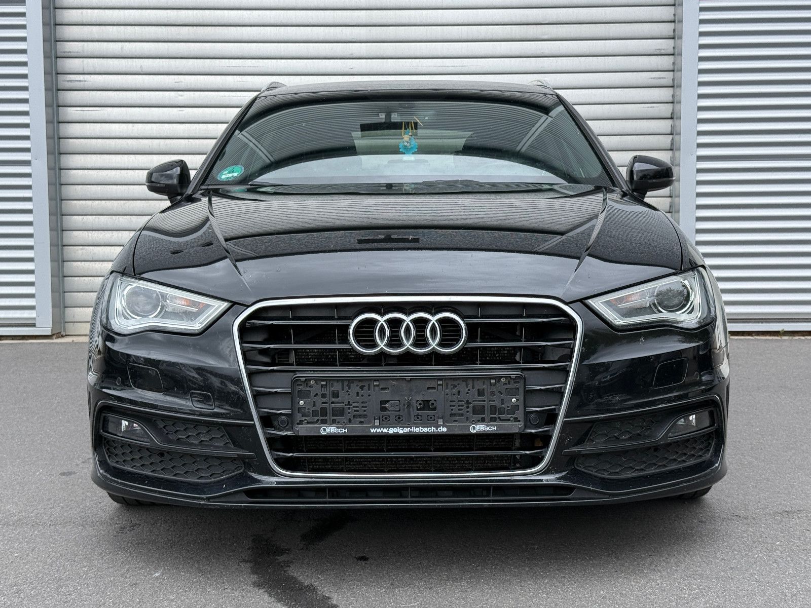 Fahrzeugabbildung Audi A3 Sportback S-Line Navi SHZ PDC Xenon Tempomat
