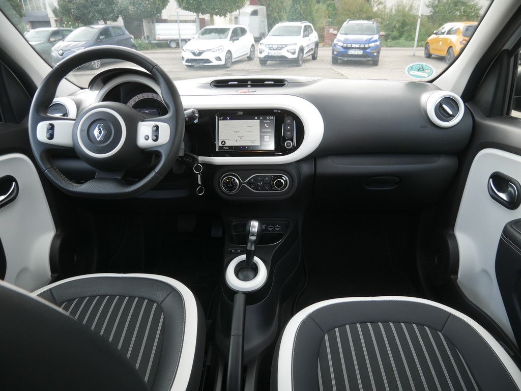 Fahrzeugabbildung Renault Twingo E-Tech KLIMA PDC SHZ RÜCKFAHRKAMERA NAVI