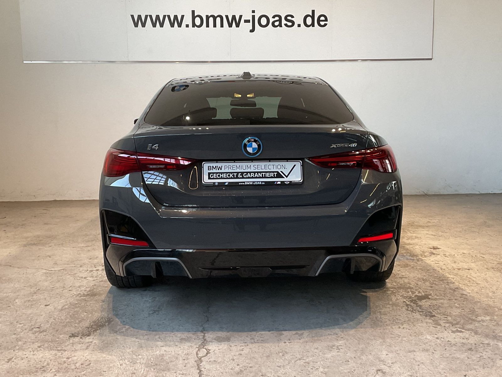 Fahrzeugeinzelansicht 18 Fahrzeugabbildung BMW i4 xDrive40 Gran Coupé, Parking Assistant Plus