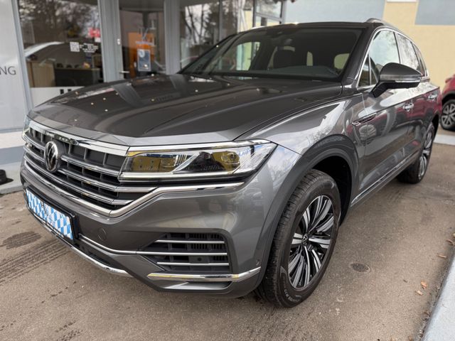 VW Touareg Elegance 4Motion eHybrid / 1. Hand
