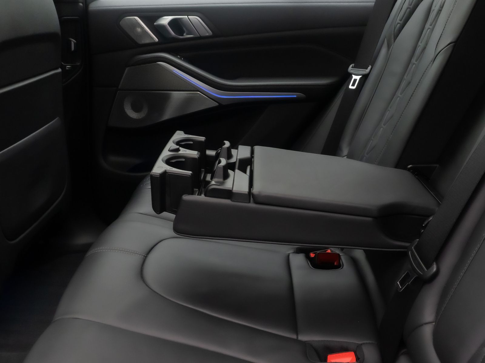 Fahrzeugabbildung BMW X5 M50i B&W Individual 360°HUD DAB Panorama Voll