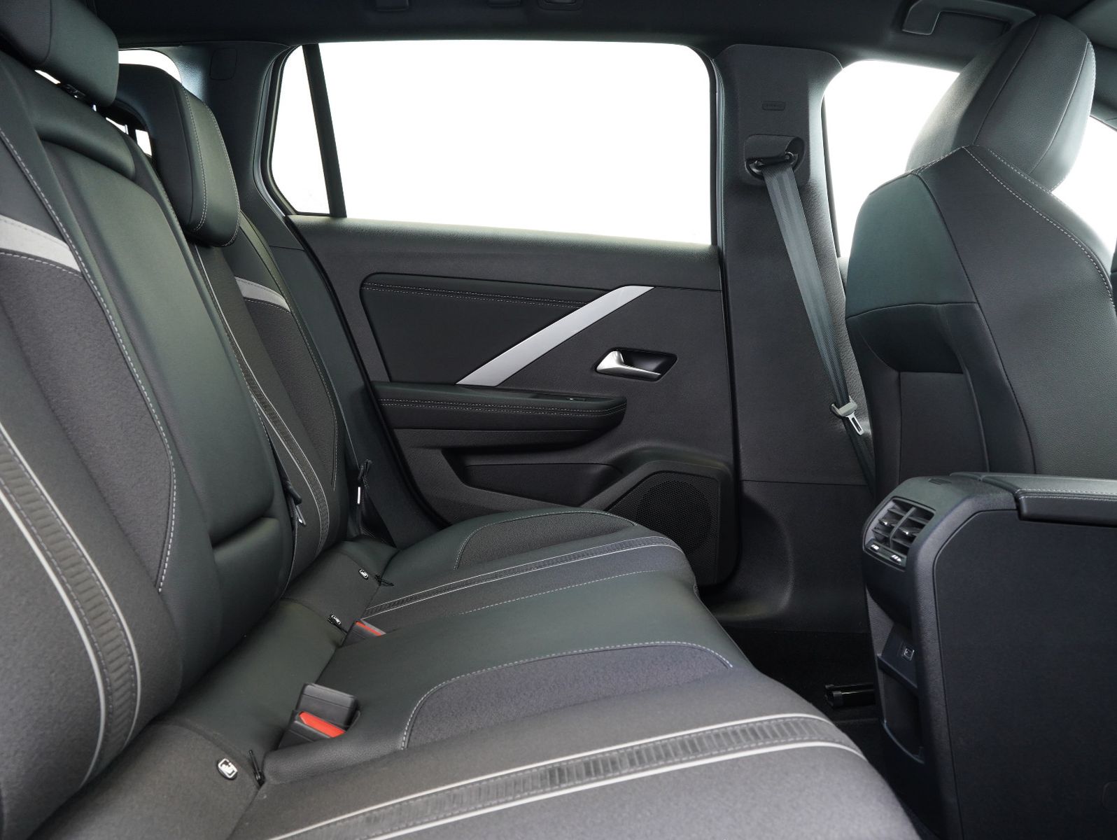 Fahrzeugabbildung Opel Astra L 1.2 Turbo Sports Tourer GS