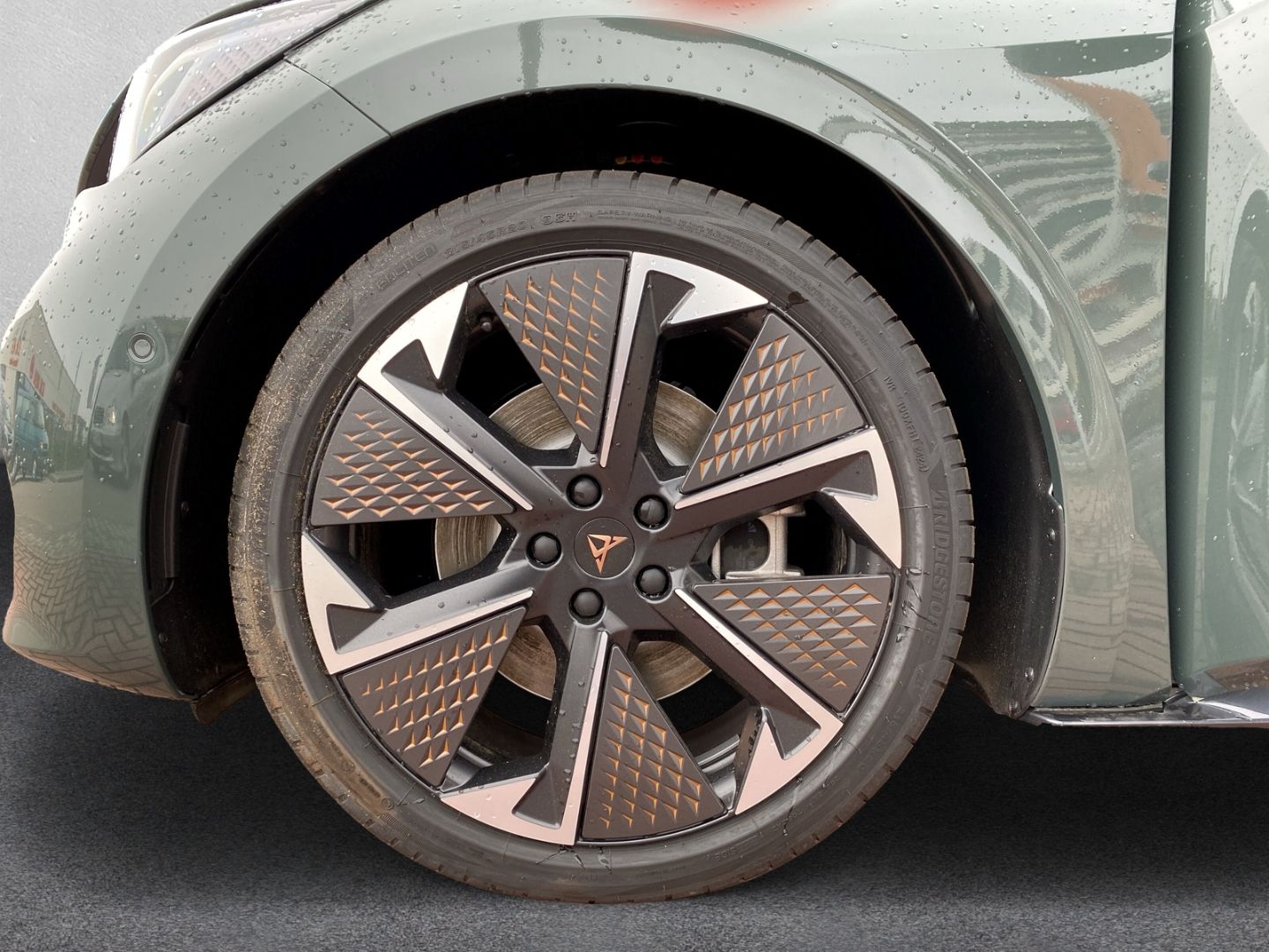 Fahrzeugabbildung CUPRA Born VZ 240 KW 79 kWh*NAVI*PANO*CAM*Sportsitze*N