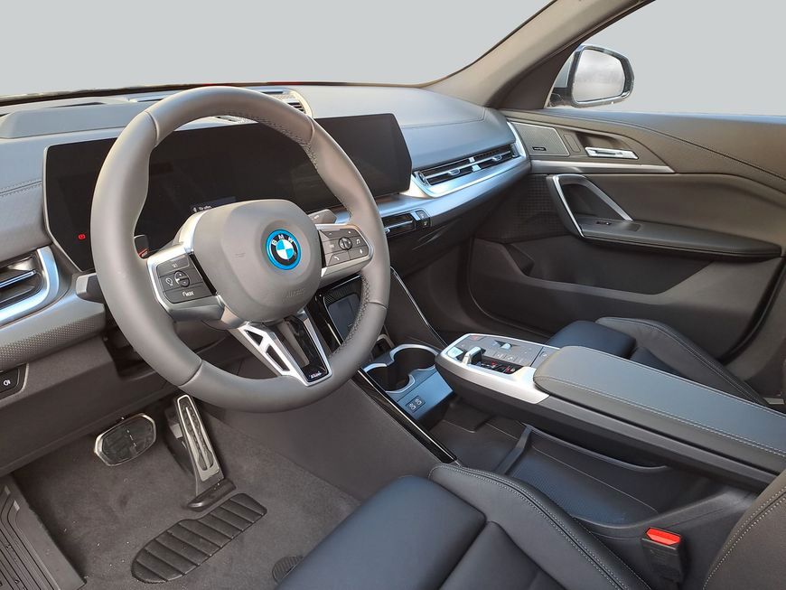 BMW iX2 - Bild 11