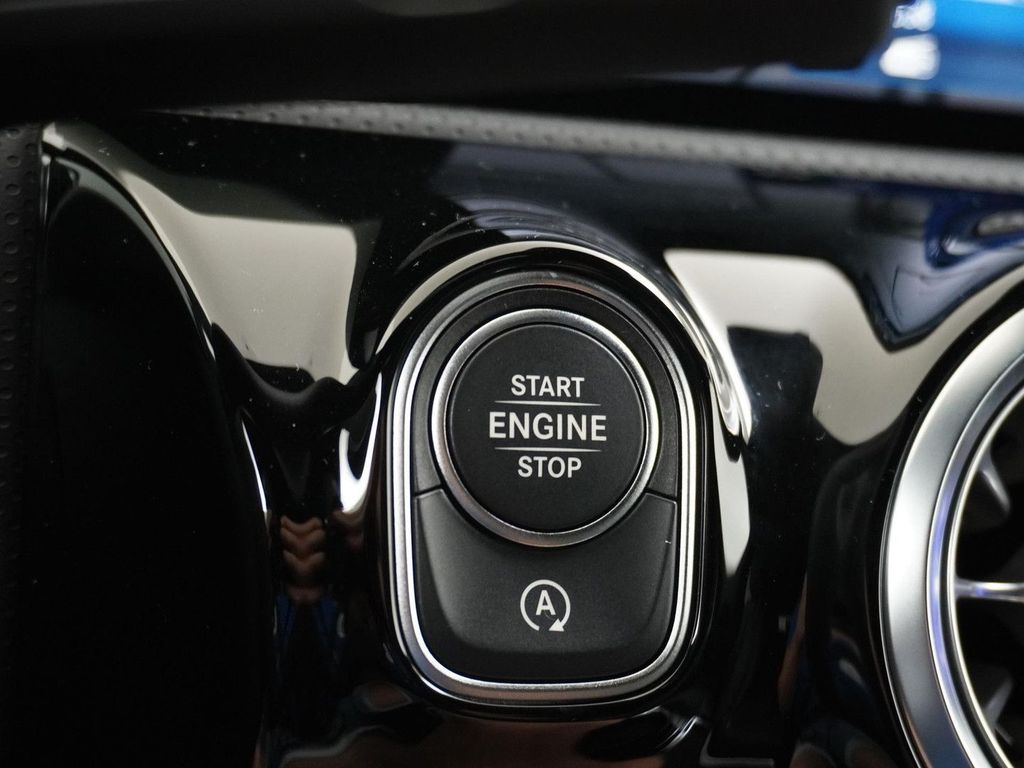 Mercedes-Benz CLA 180 Shooting Brake Star Edition Luxury Line