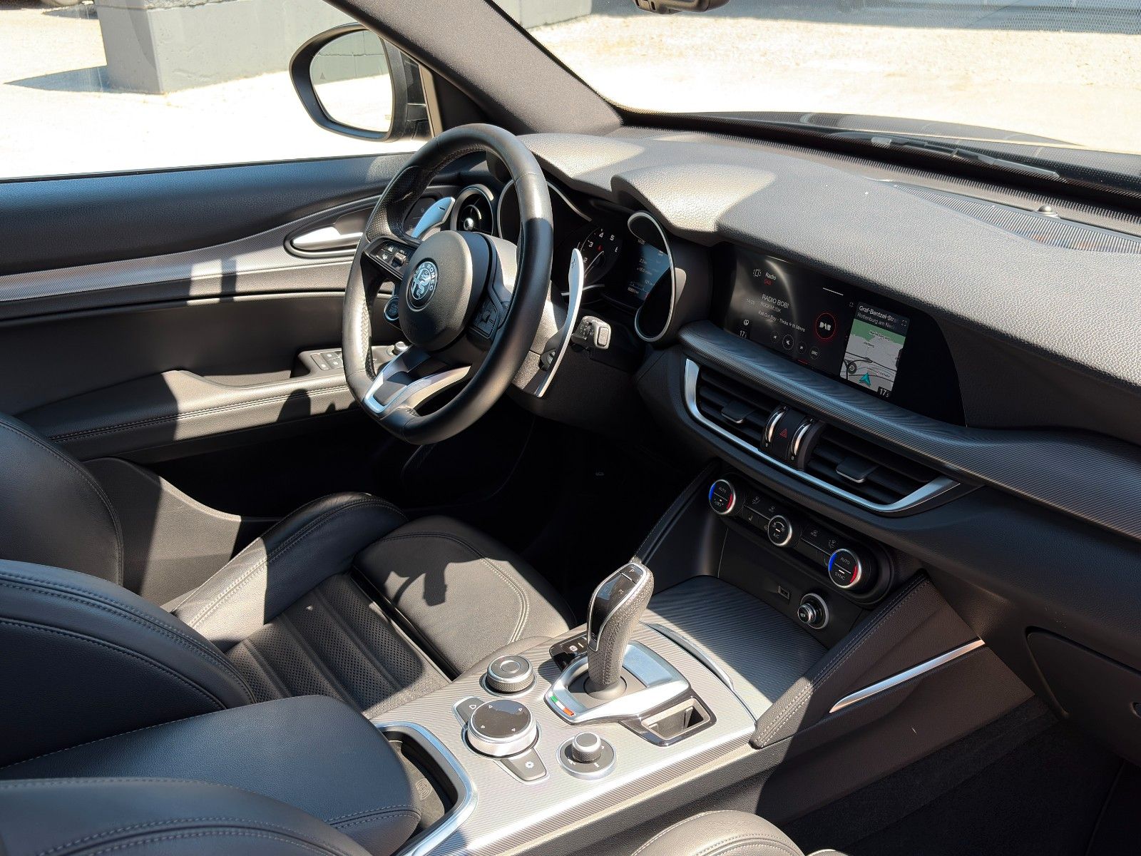 Fahrzeugabbildung Alfa Romeo Stelvio Veloce 2.0 Turbo Q4 Memory Leder CAM ACC