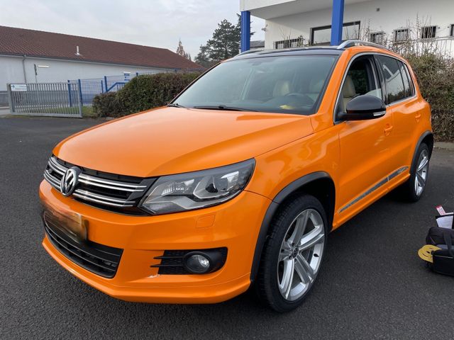 Volkswagen Tiguan 2.0L R.Line    LEDER/PANO/XENON/KEY LESS