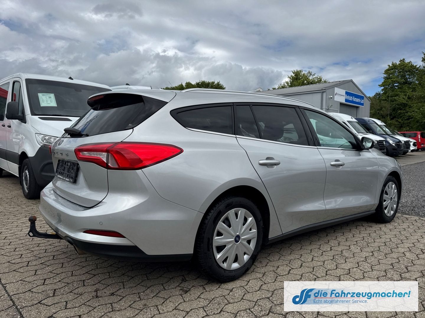 Fahrzeugabbildung Ford Focus Turnier 1.0 EcoBoost EU6d-T *EXPORT
