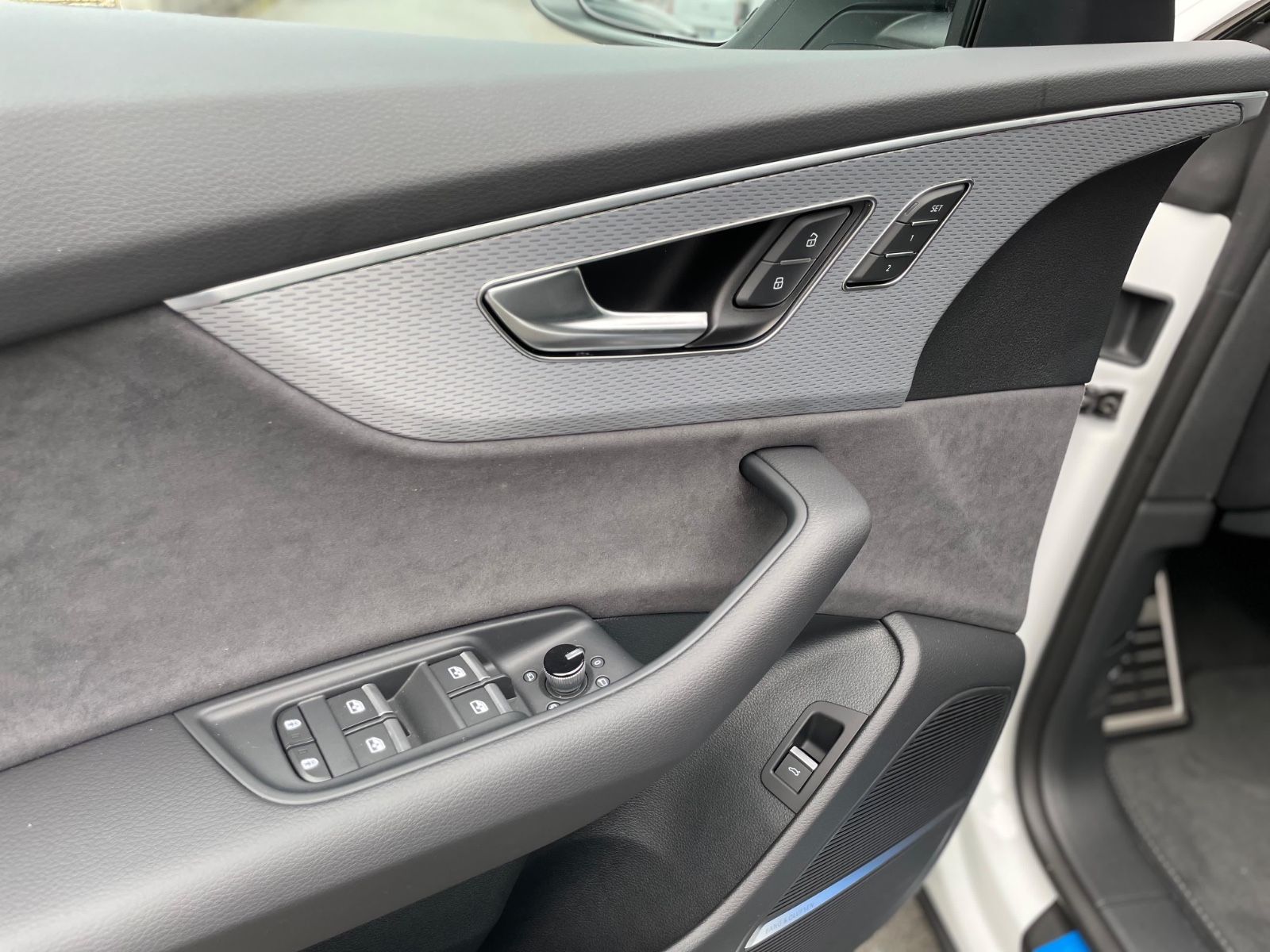 Fahrzeugabbildung Audi Q8 50 TDI Facelift |SLine|HUD|Softclose|23"|B&O|