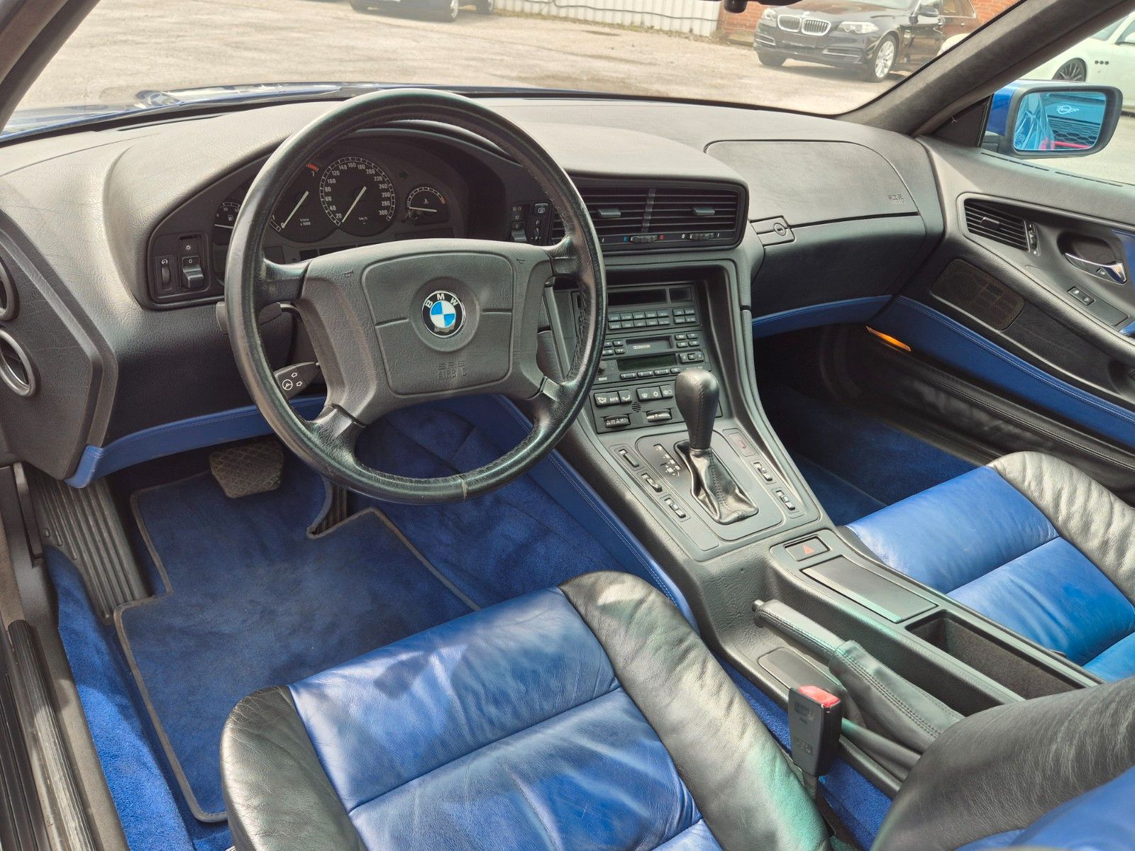 Fahrzeugabbildung BMW 850Ci/Deutsch/Sammler/Individual Interieur