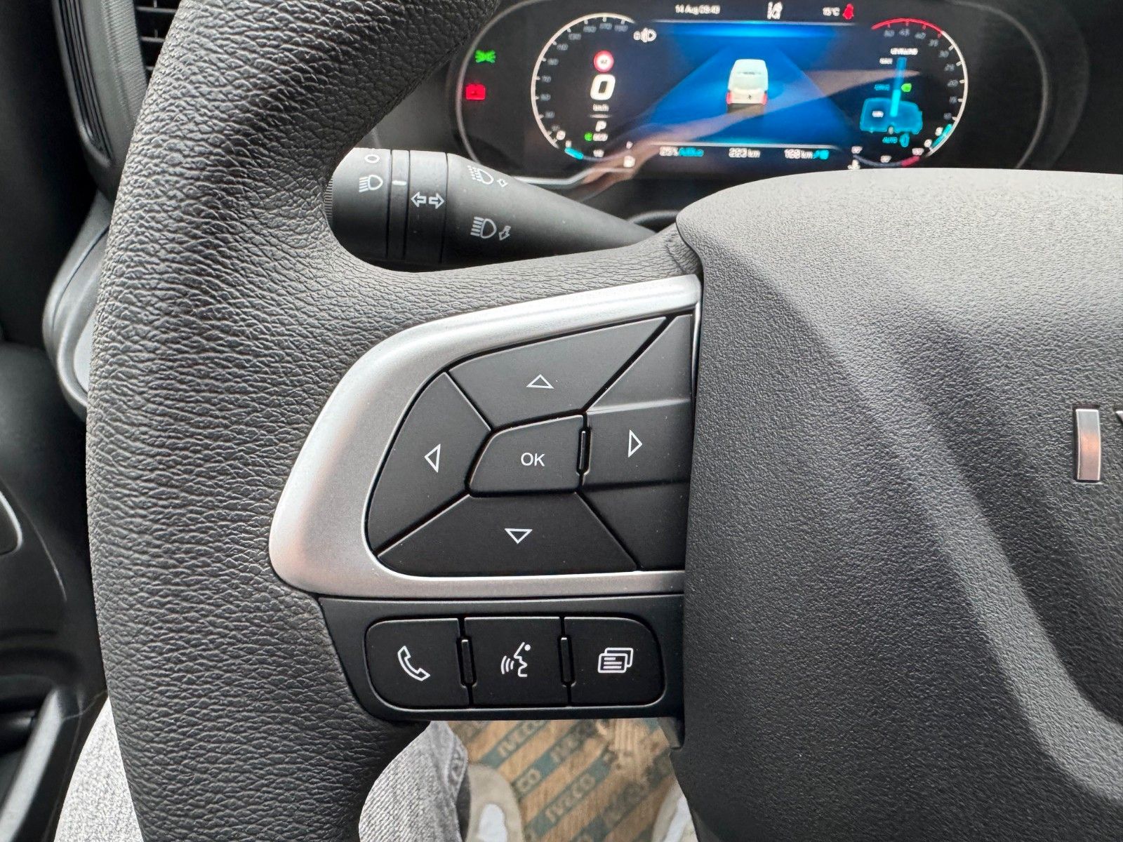 Fahrzeugabbildung Iveco Daily 35S18HA8 3.0L *R3.520mm*AHK*2xSchiebetür*