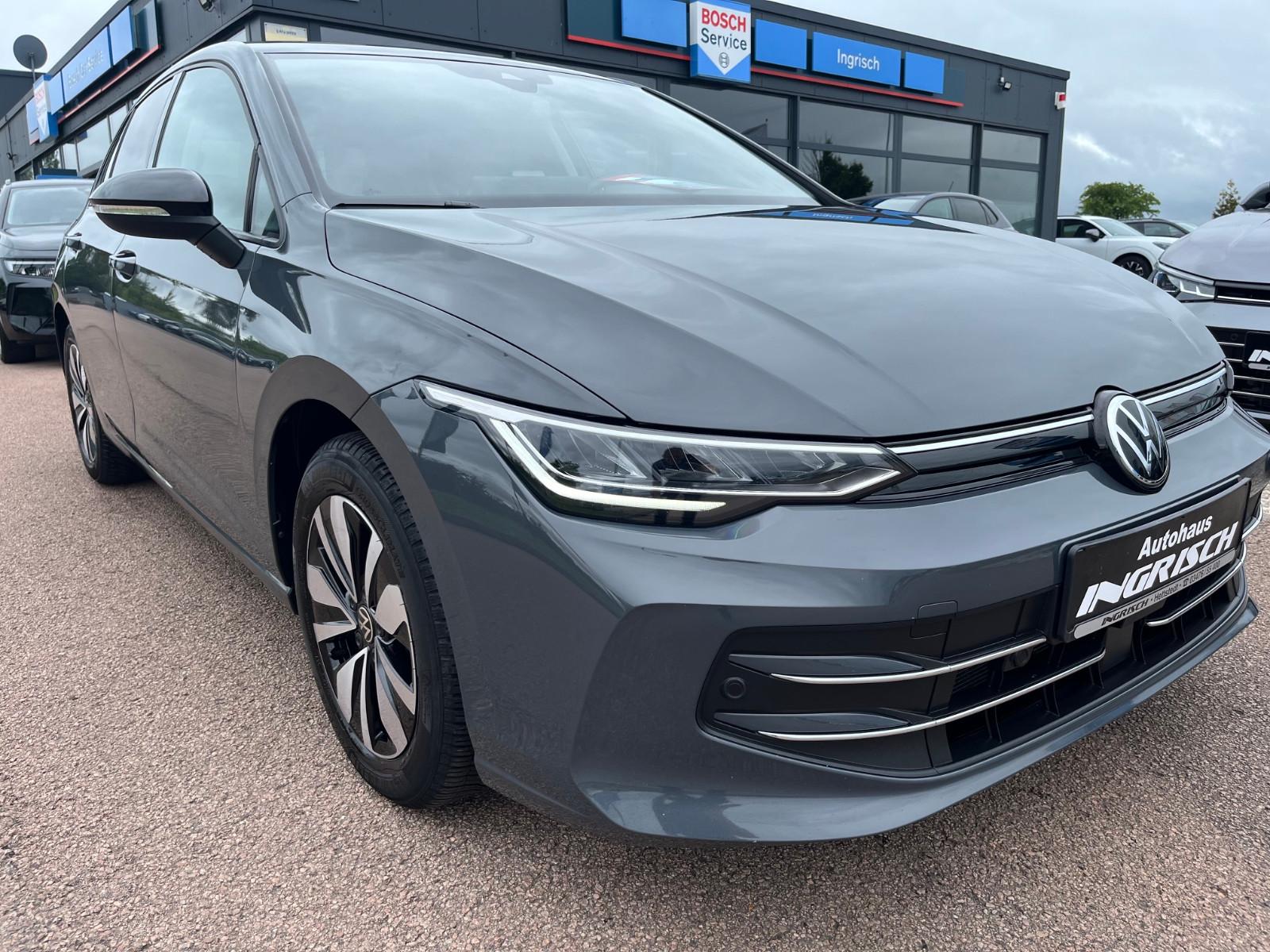 Volkswagen Golf VIII Lim. 1.5 TSI Goal mit NAVI+PDC+LED