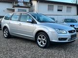 Ford Focus 1.8 Style Turnier Scheckheft SHZ PDC Klima - Ford aus 2007