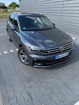Volkswagen Tiguan,VOLLAUST.,R-LINE, 4MOTION,HUD,STHZ,D - VW Tiguan Gebrauchtwagen in Leipzig