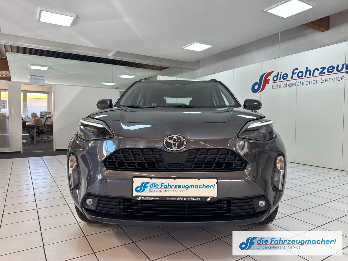 Fahrzeugabbildung Toyota Yaris Cross Hybrid FWD Comfort ACC DAB Spurhalte