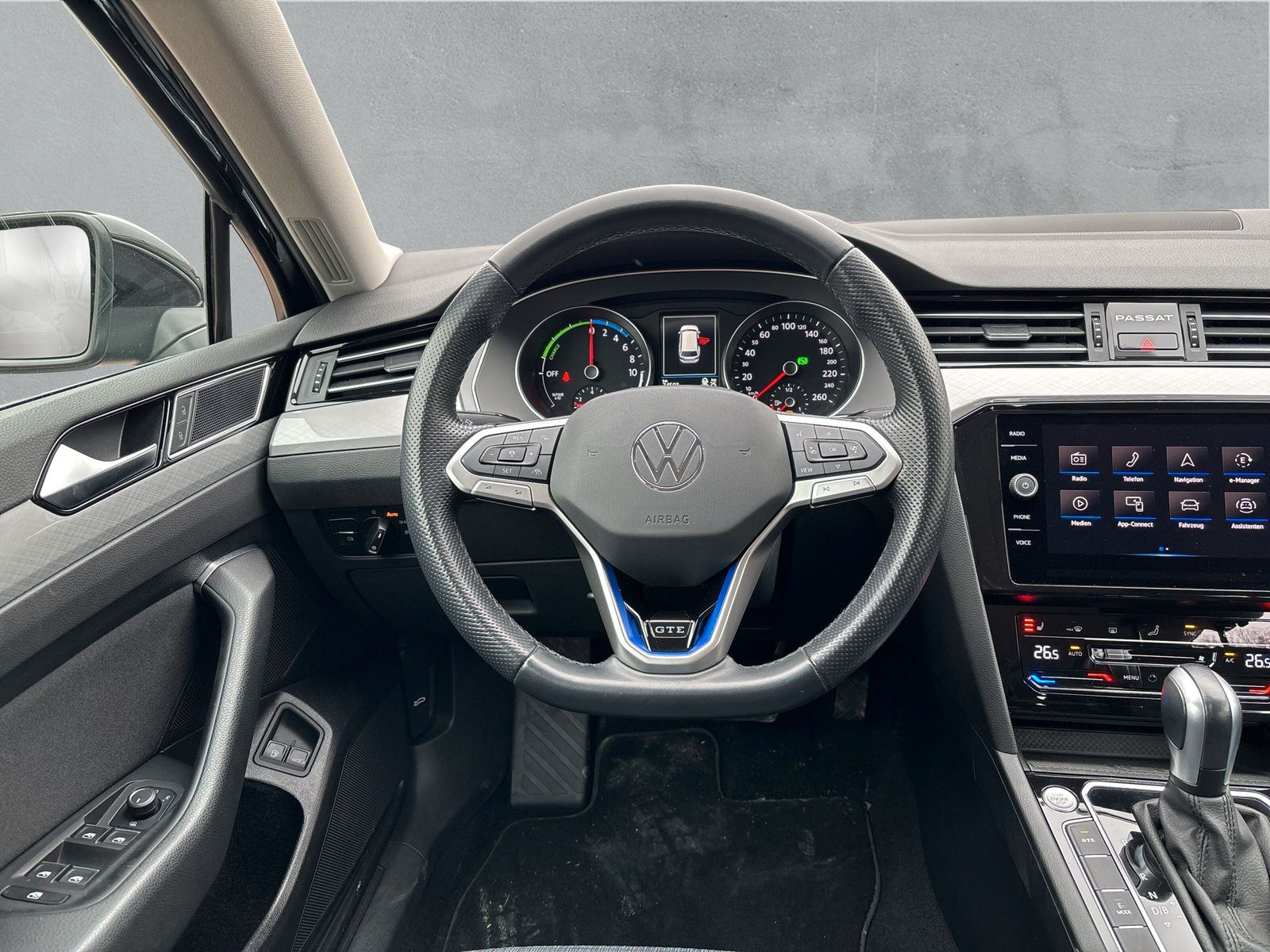 Fahrzeugabbildung Volkswagen Passat Variant GTE 1.4 TSI Kamera AppConnect SHZ