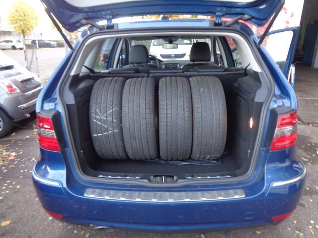 Mercedes-Benz B180 2011 — photo 9
