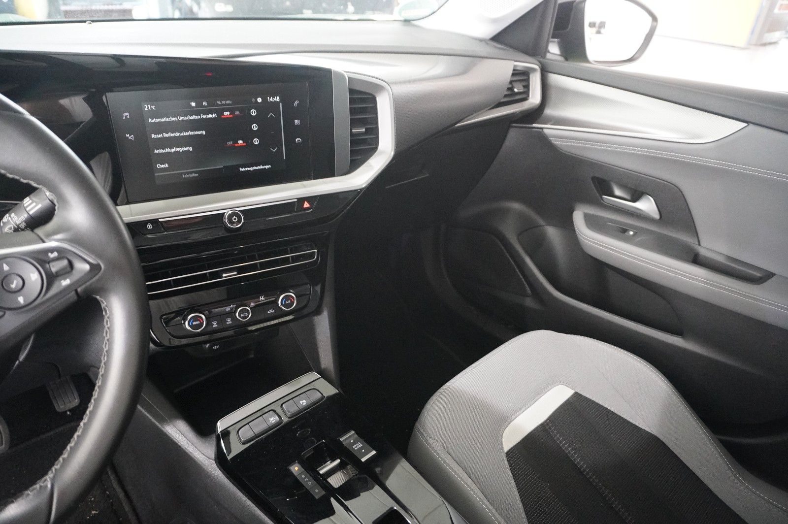 Fahrzeugabbildung Opel Mokka-e ELEGANCE 3-PHASIG NAVI/LED/KAMERA/SPORT