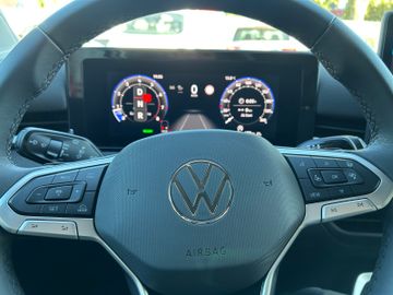 Volkswagen T-Roc - 12