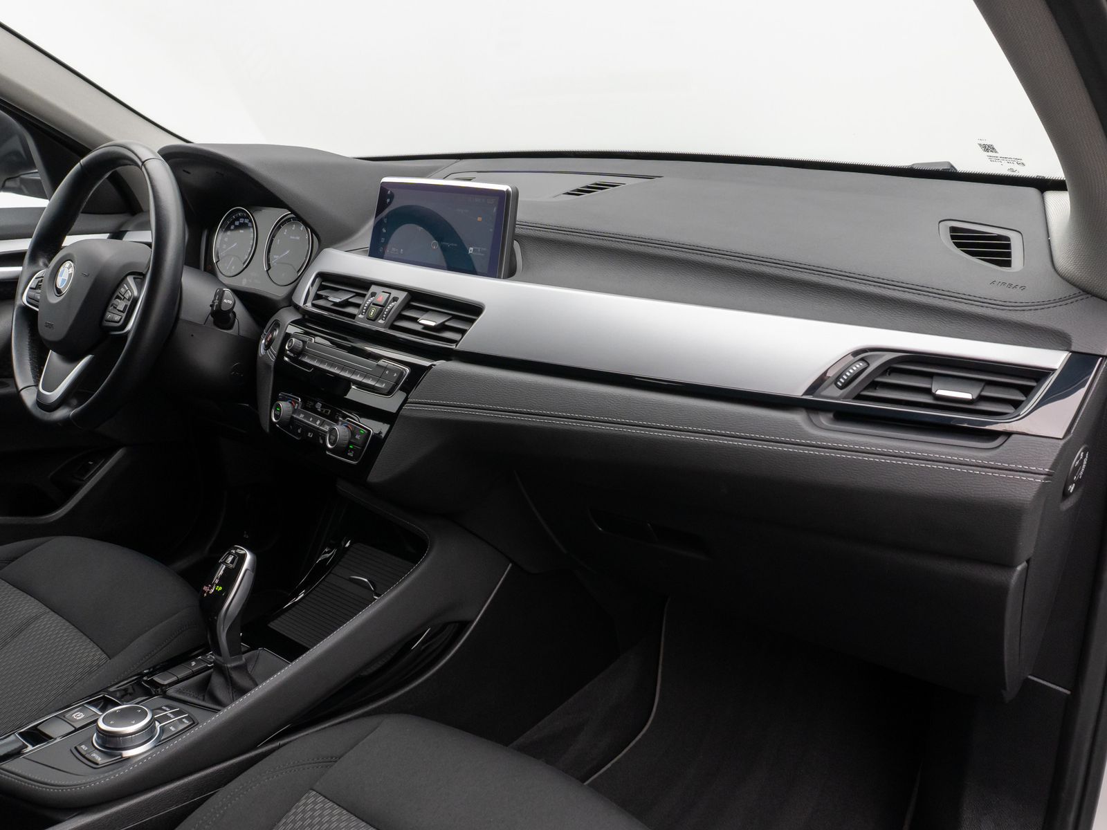 Fahrzeugabbildung BMW X2 sD18i Kamera DAB Geschwindig LED Navi ParkAss