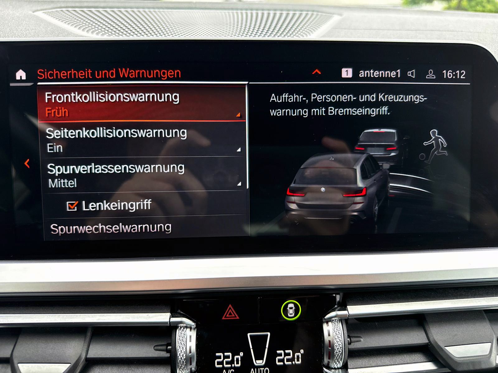 Fahrzeugabbildung BMW 330i Touring M-Sport ACC NAV HUD 360° PDC Laser