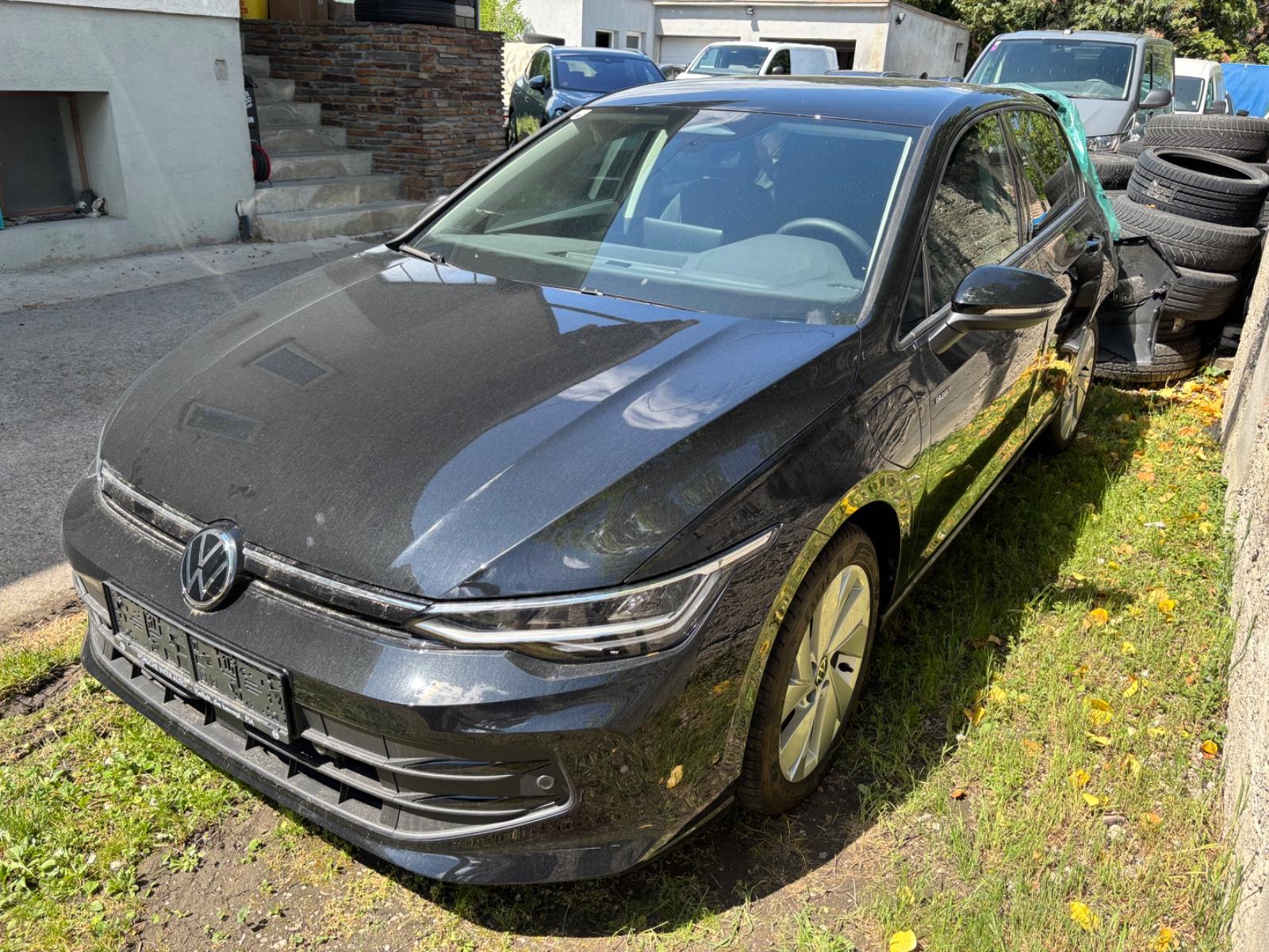 Volkswagen Golf VIII Lim. 1.5 TSI eHybrid 150 kW Life