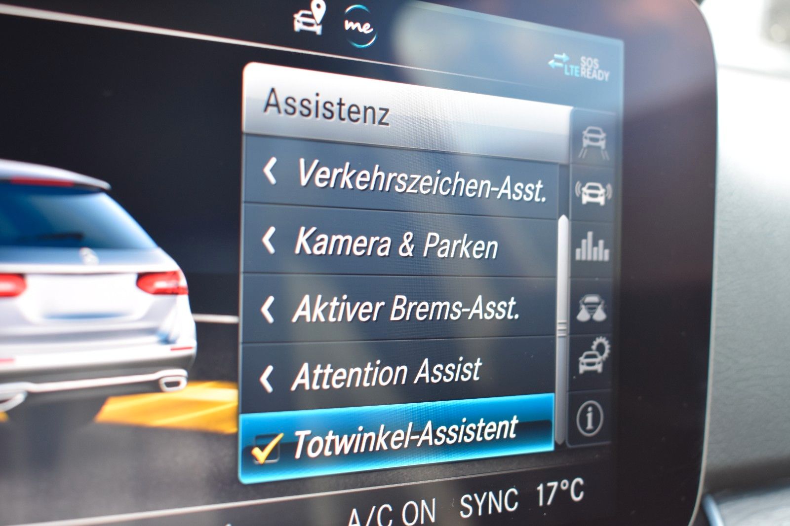 Fahrzeugabbildung Mercedes-Benz E 350d T-Modell HUD/BURMESTER/CARPLAY/LED/KAMERA