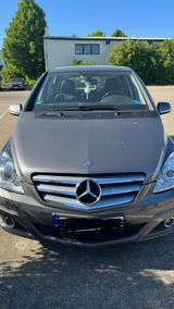 Mercedes-Benz Mercedes B170 - Mercedes-Benz B 170 mit Benzin-Antrieb: Navigationssystem