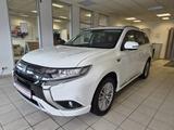 Mitsubishi Outlander PHEV Basis Spirit 4WD / KAMERA / - Mitsubishi Outlander: Basis Spirit