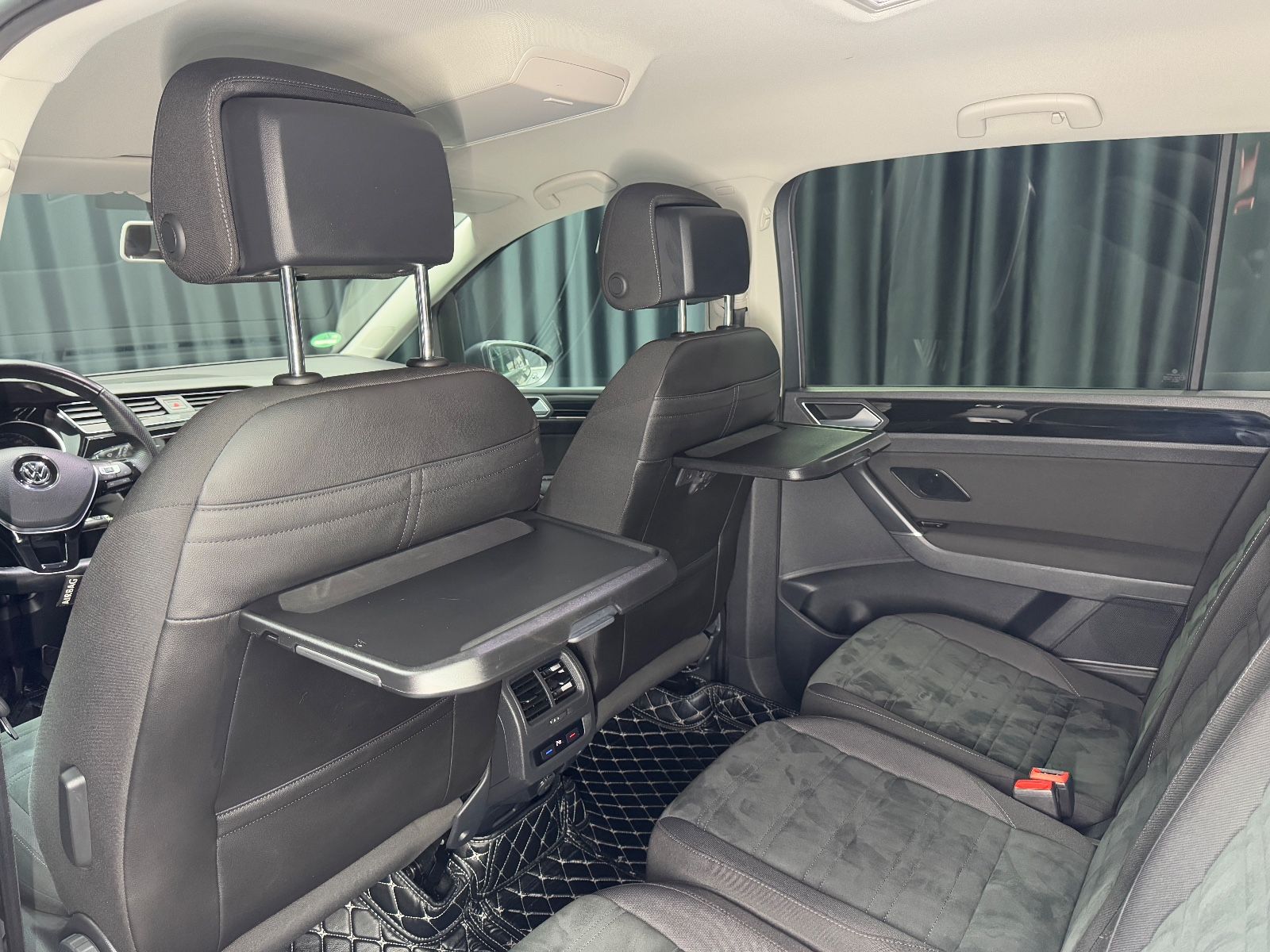 Fahrzeugabbildung Volkswagen Touran Highline|DSG|NAVI|7-SITZER|R-LINE|