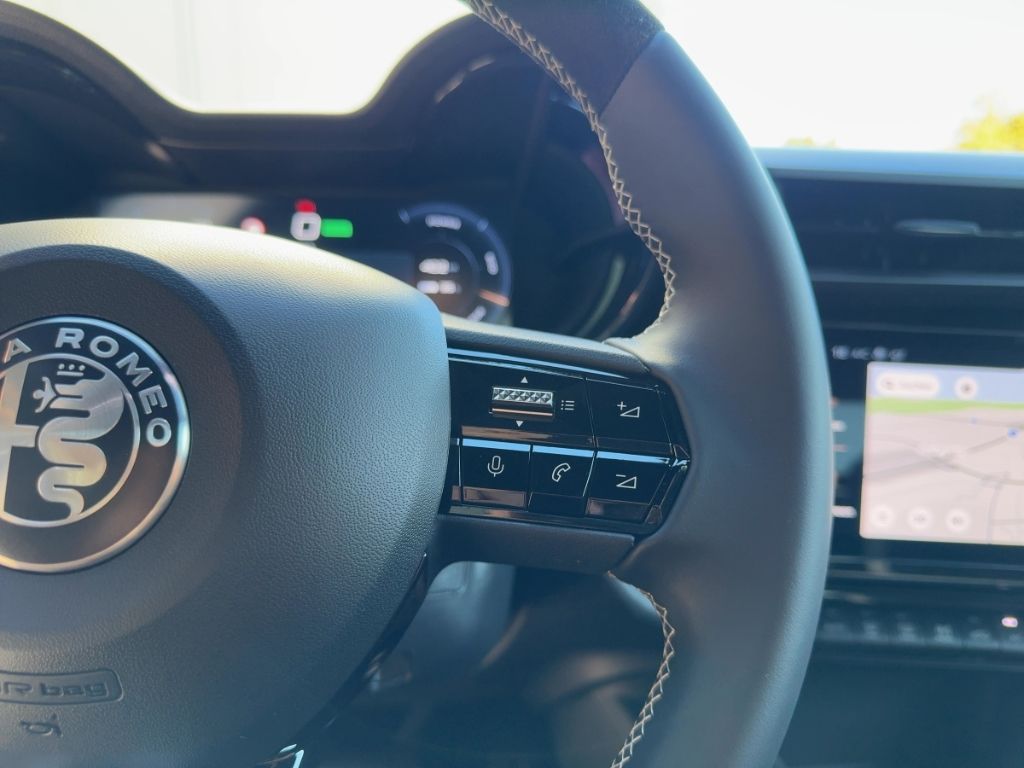 Fahrzeugabbildung Alfa Romeo Junior Elettrica Sport Speciale WÄRMEP. MATRIX N
