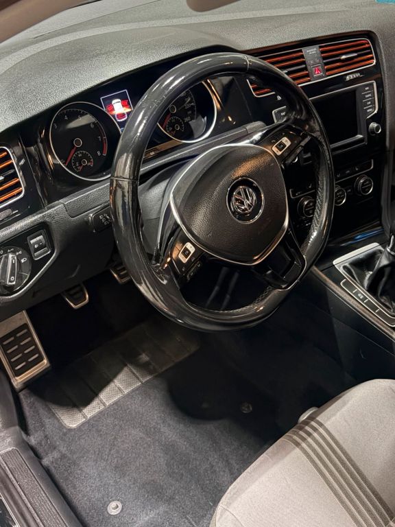Image of Volkswagen Golf