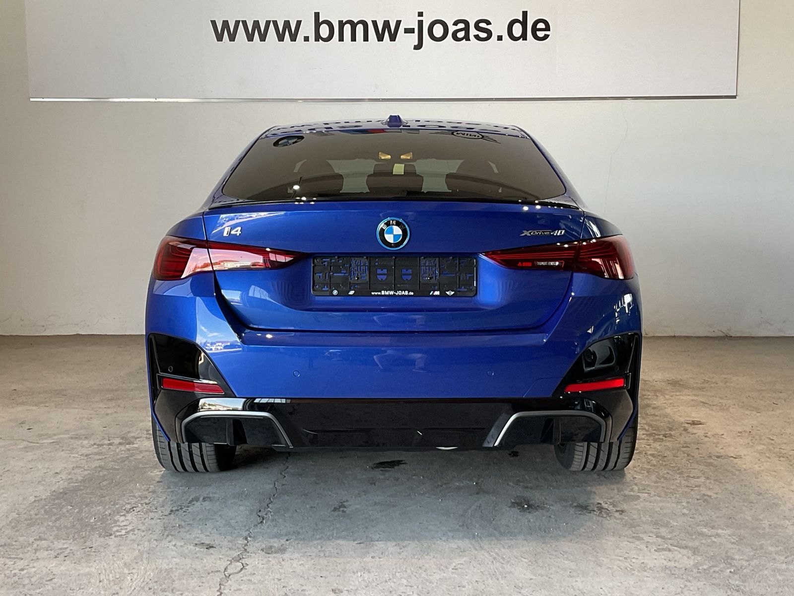 Fahrzeugabbildung BMW i4 xDrive40 *AHK *Glasdach *M Sportpaket pro