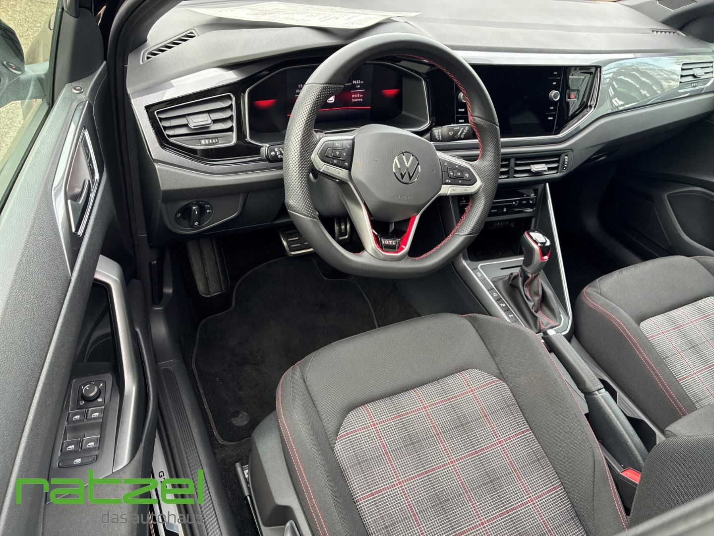 Fahrzeugabbildung Volkswagen Polo 2.0 TSI GTI El. Panodach Digitales Cockpit