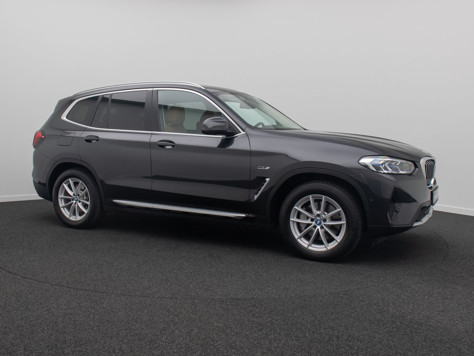 Fahrzeugabbildung BMW X3 xD30e Alarm HUD DAB Laser Kamera Sport Leder