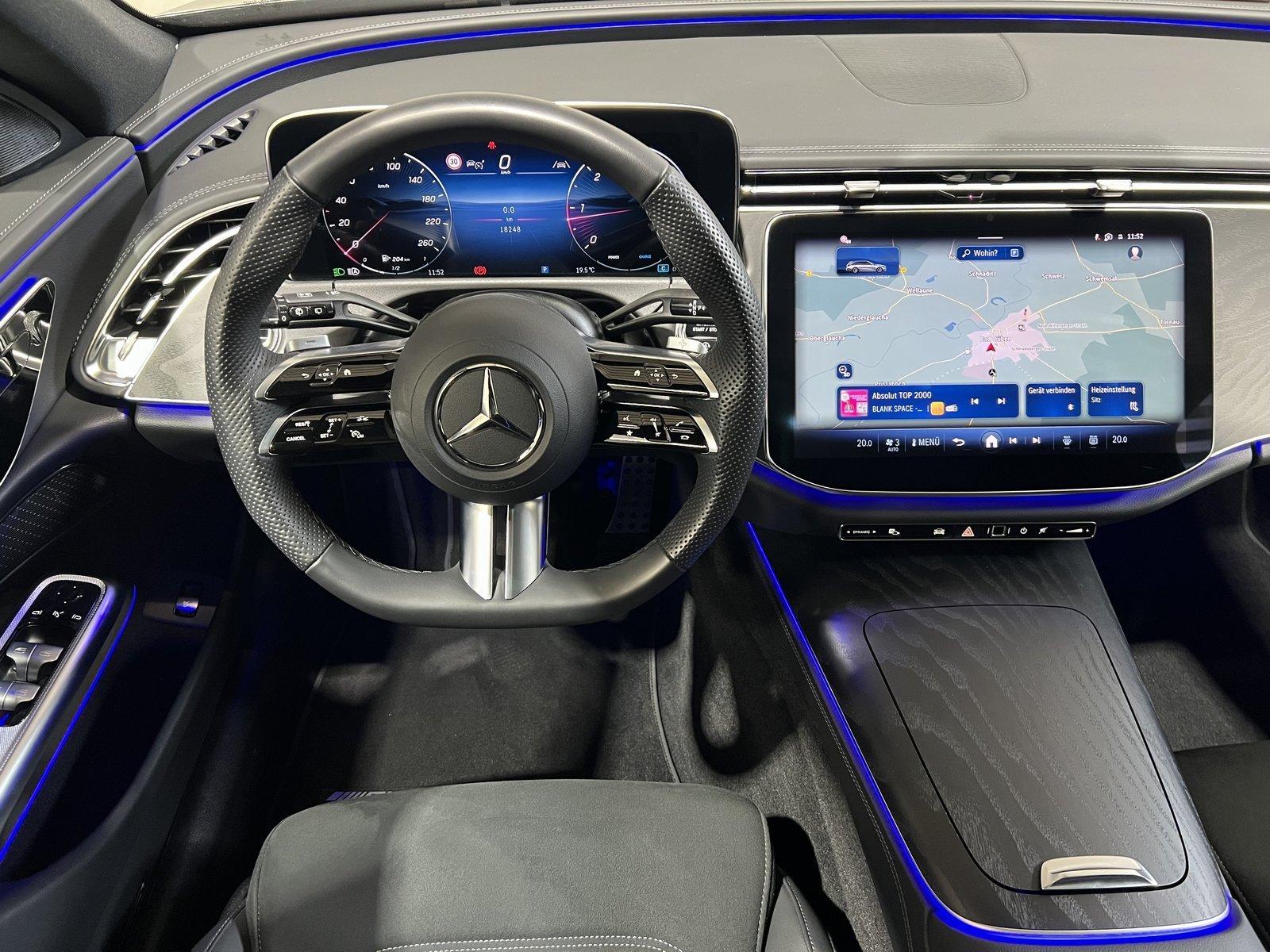 Mercedes-Benz E 220T d 4M AMG Line Advanced Night PanoDach+AHK