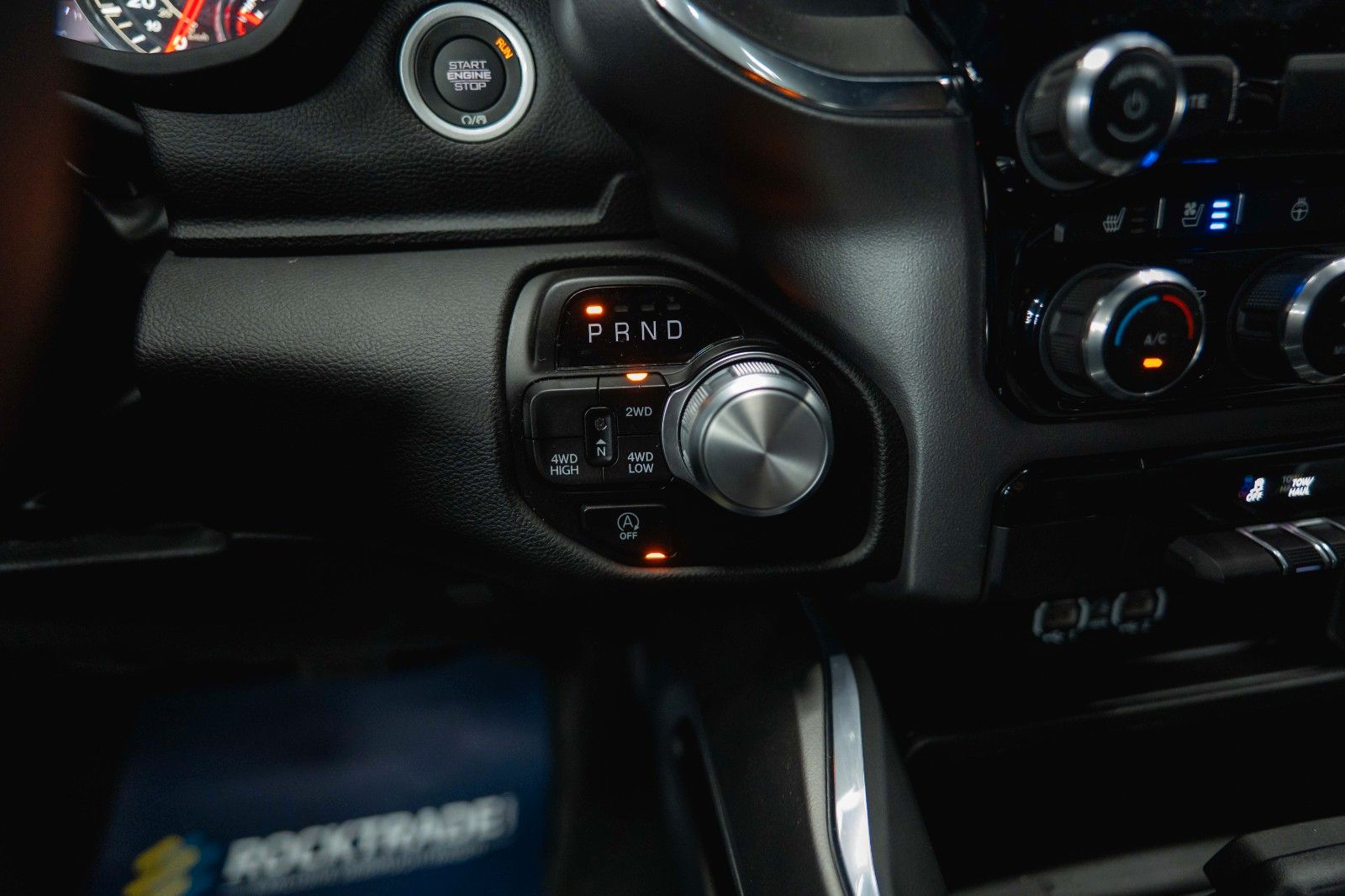 Fahrzeugabbildung Dodge RAM 5.7 V8 HEMI 4x4 NIGHT Laramie ARMY STYLE 19%