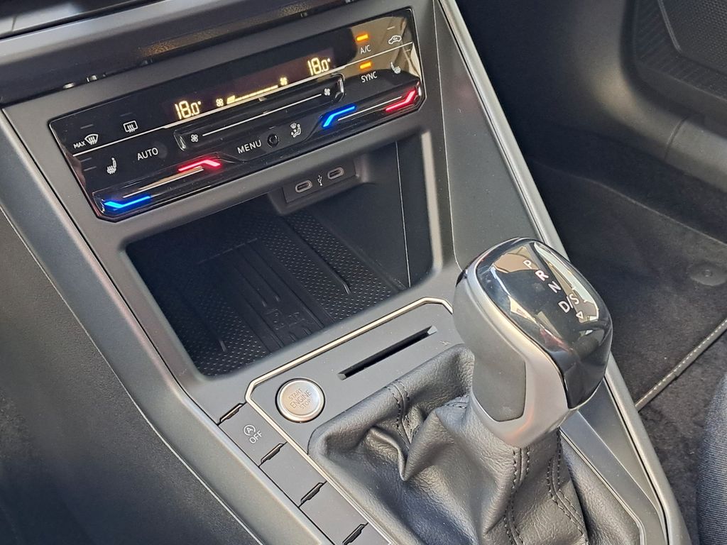 VW Taigo 1.5 TSI DSG R-Line Schiebedach AHK Matrix - Bild 22