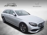 Mercedes-Benz E 220 d T 4M AVANTGARDE INT+EXT PARK ASSIST - Mercedes-Benz E 220 in Düsseldorf
