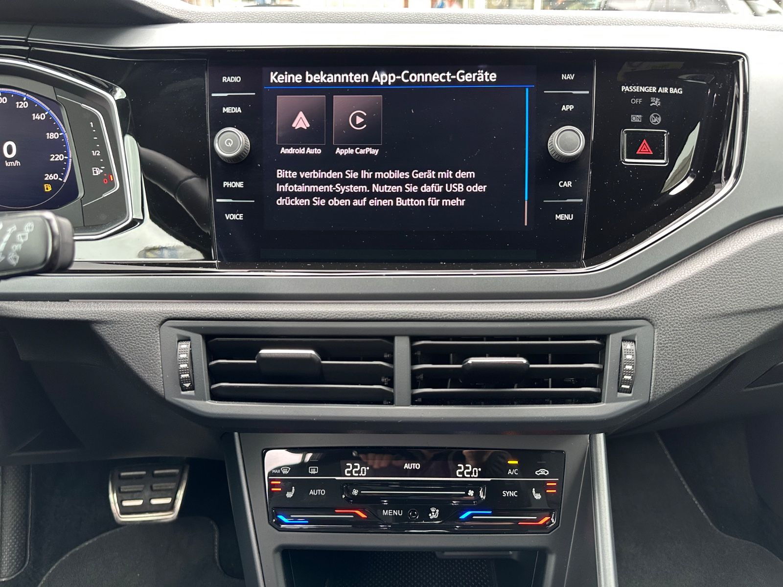 Fahrzeugabbildung Volkswagen Taigo 1.0 TSI R-Line DSG ACC/Matrix/IQ/Shzg./17"