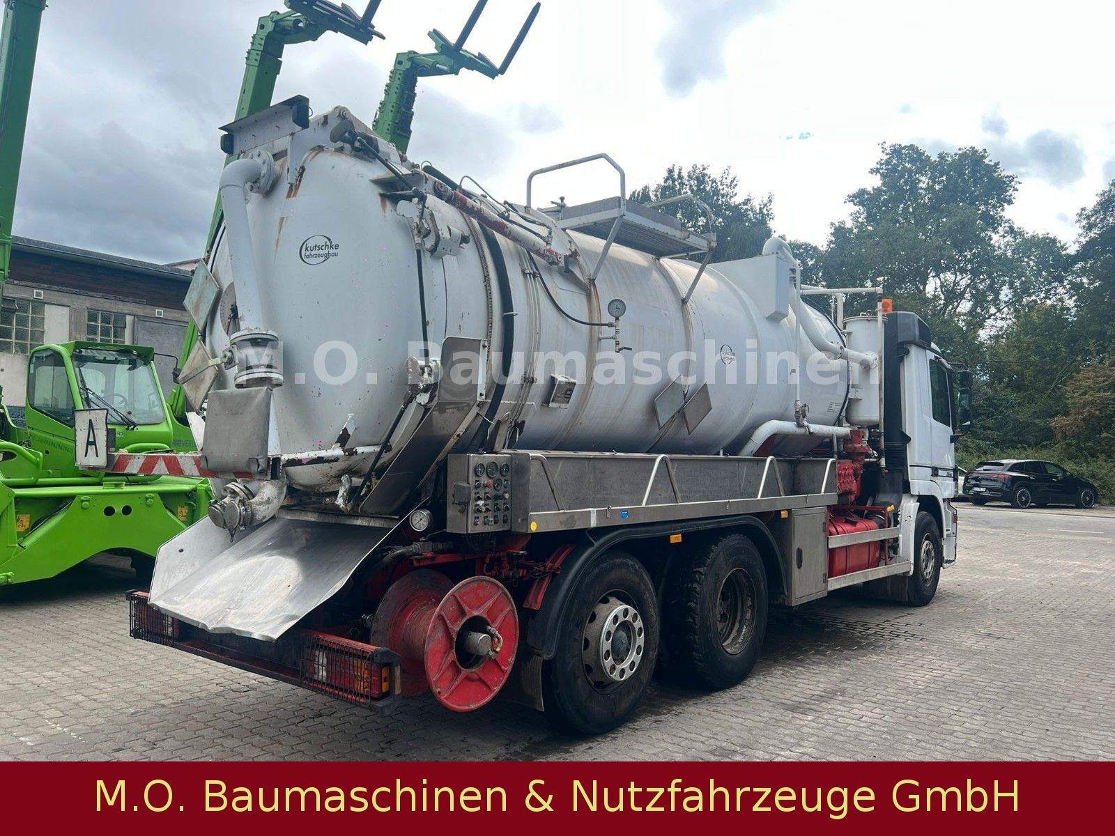 Fahrzeugabbildung Mercedes-Benz Actros 2541 / Saug & Spühlwagen Kroll /13.000L