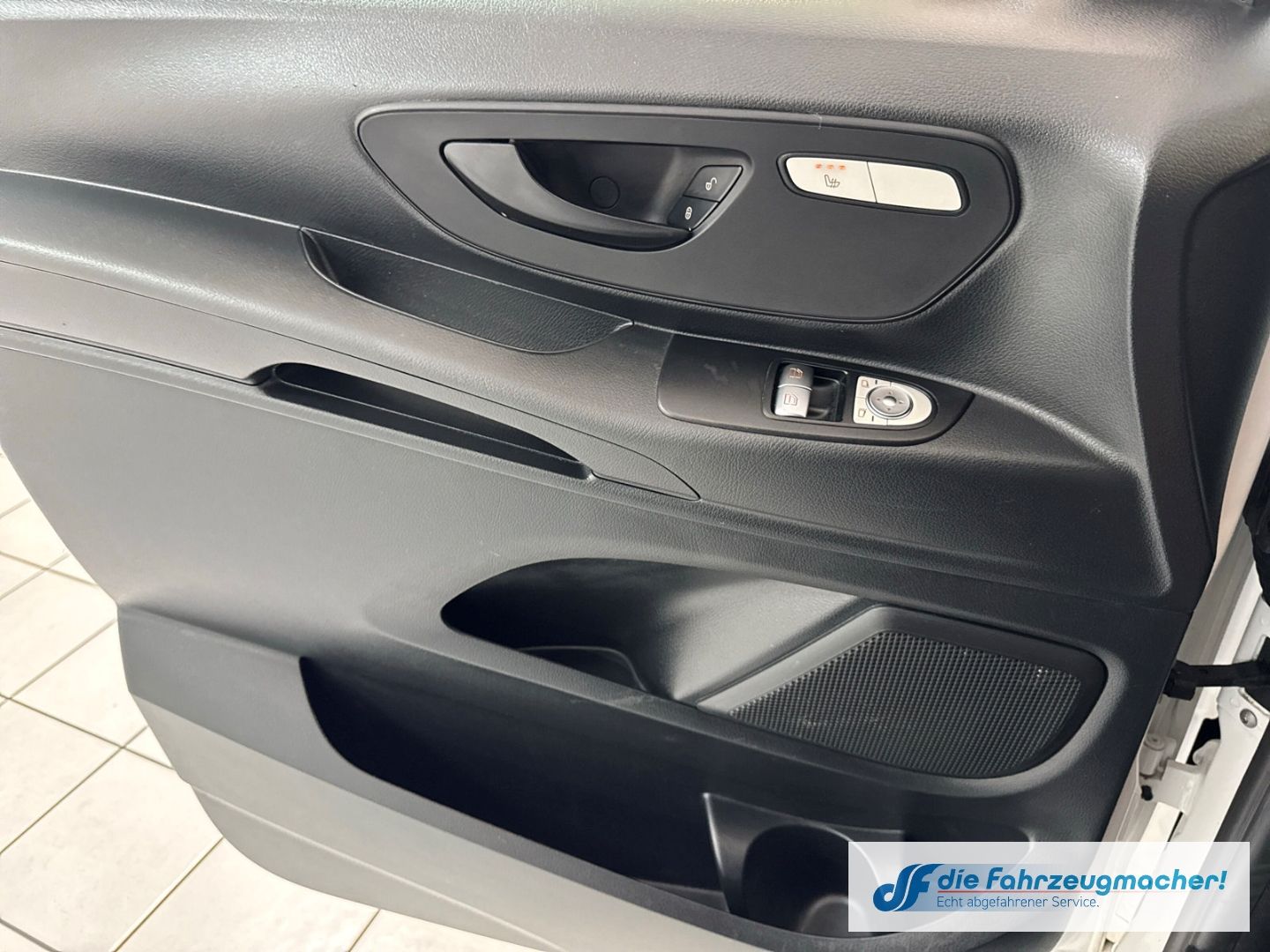 Fahrzeugabbildung Mercedes-Benz Vito Kasten e111 lang SHZ Rückfahrkam. Temp Tel.