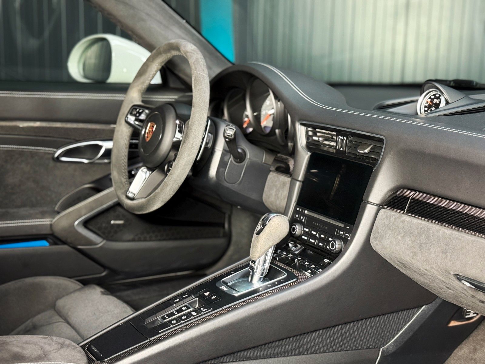 Fahrzeugabbildung Porsche 991 4 GTS + Lift + Vierradlenk + Appr. + Scheckh