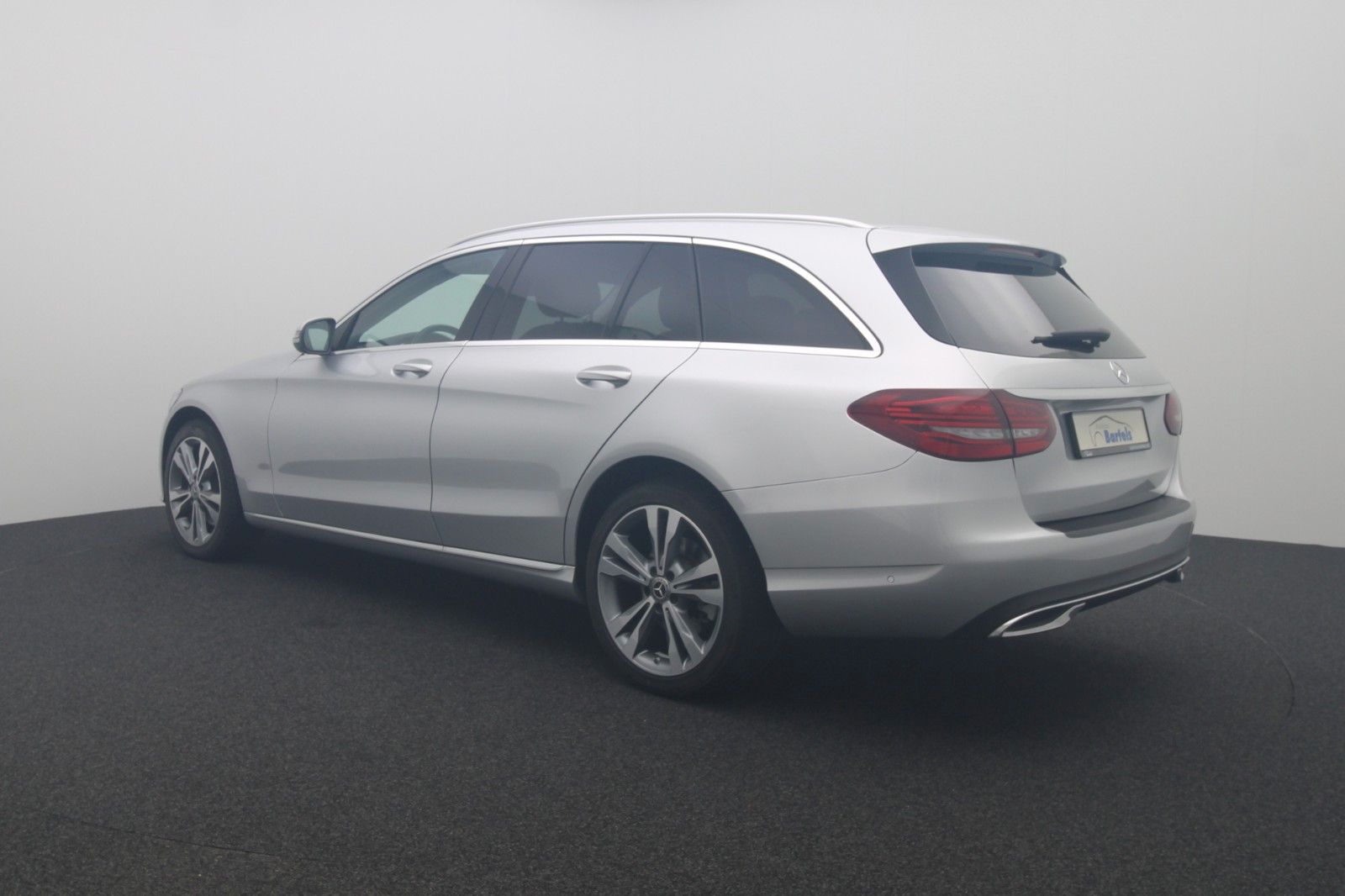 Fahrzeugabbildung Mercedes-Benz C 300 T-Modell 4Matic ACC AHK LED