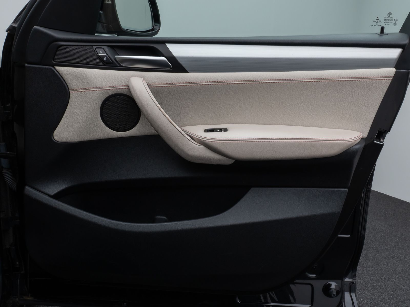 Fahrzeugabbildung BMW X3 xD35d M Sport Panorama Kamera HUD HiFi Komfor