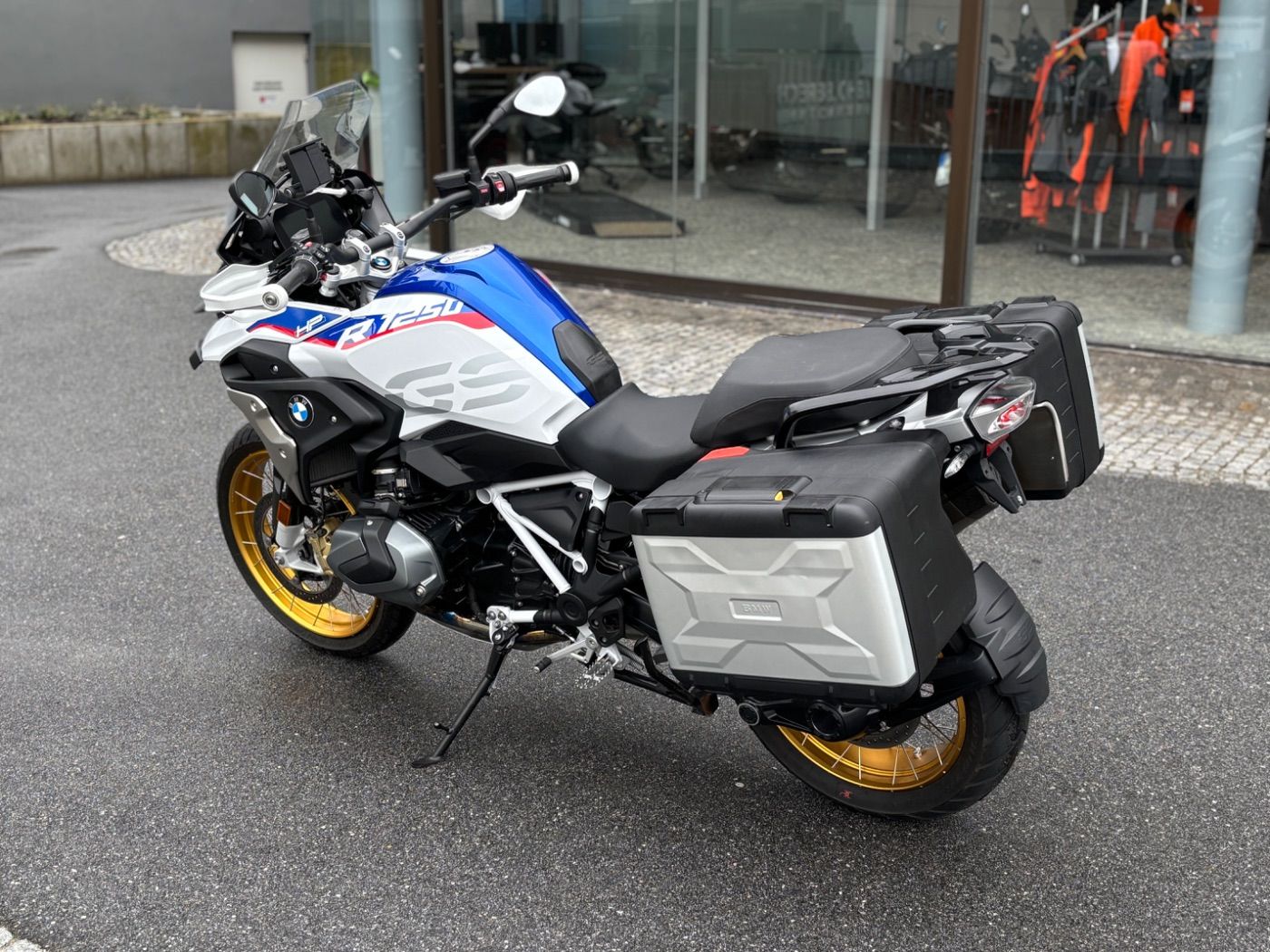 Fahrzeugabbildung BMW R 1250 GS HP, Akrapovic, Seitenkoffer Tieferlegu