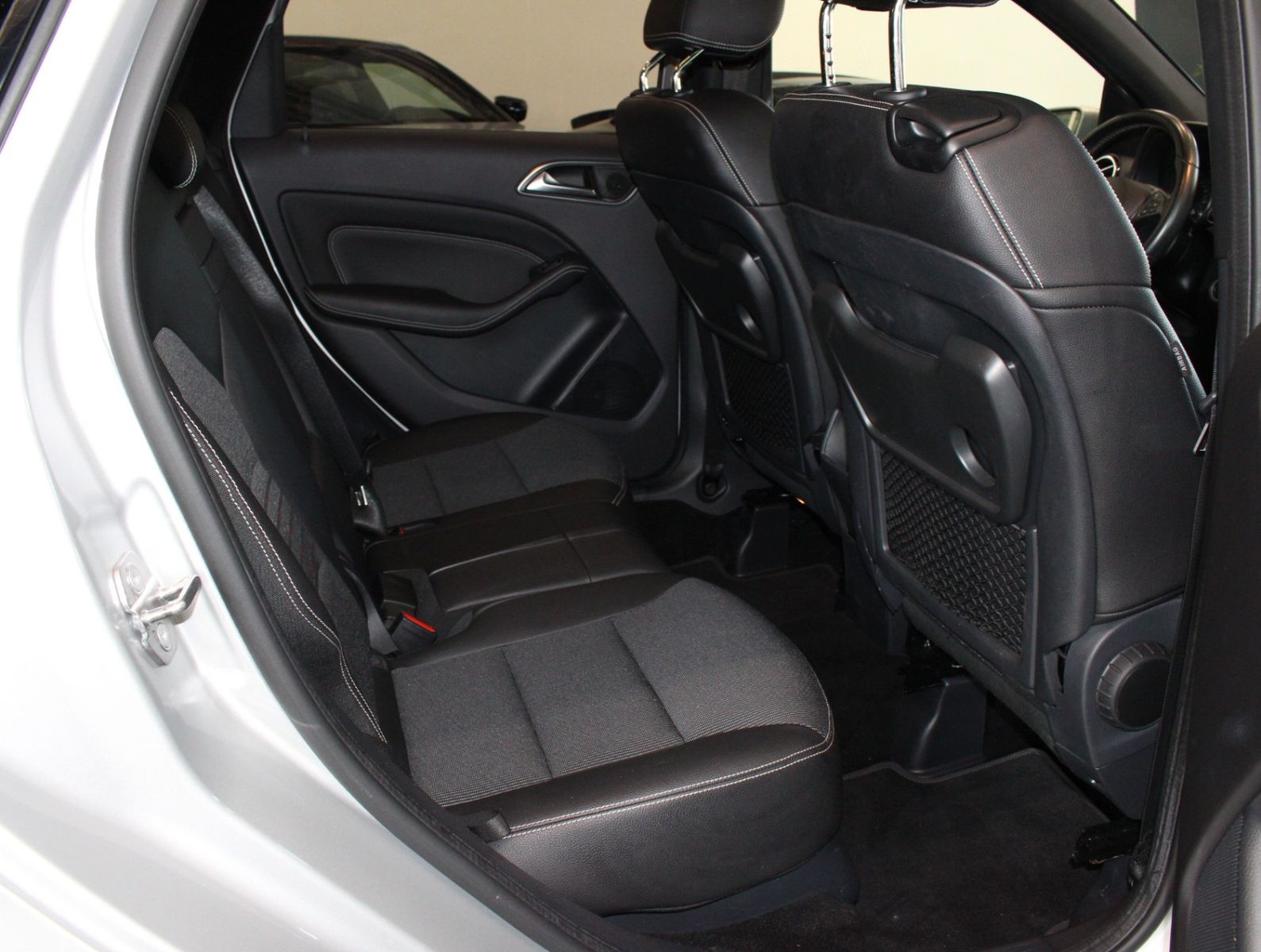 Fahrzeugabbildung Mercedes-Benz B 200 Urban Pano+Distronic+AHK schwenkb.+Sitzhzg