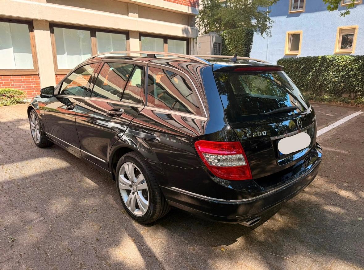 Mercedes-Benz C200 2009 — engine 184 HP (135kW)